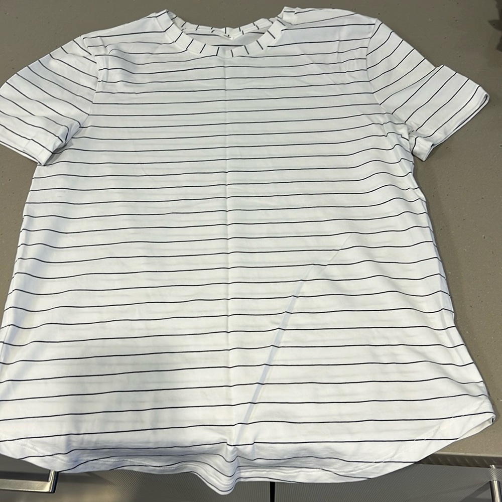 Lululemon Tee